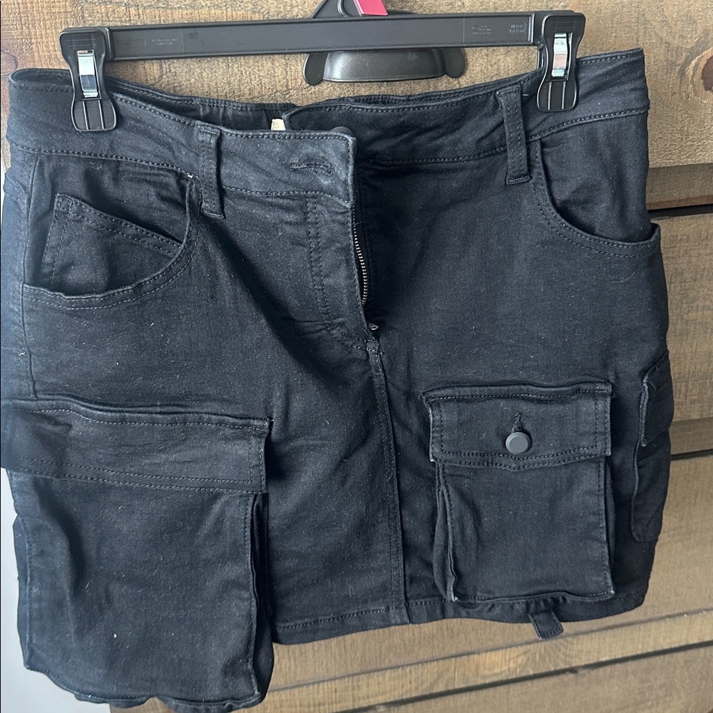 Black cargo skirt size 7